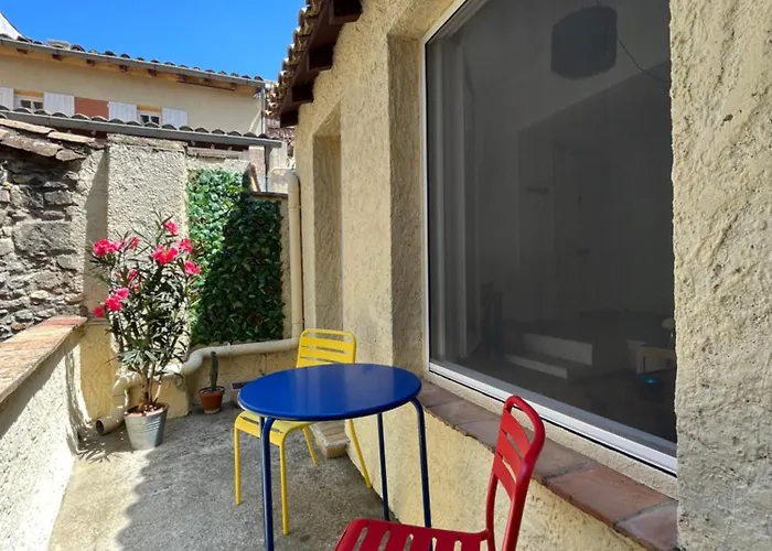 Studio Avec Terrasse Sur Cour, Authentique, Calme
