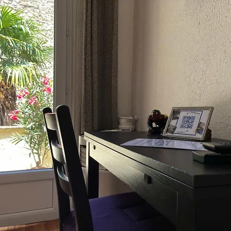 Studio Avec Terrasse Sur Cour, Authentique, Calme Avignon Extérieur photo